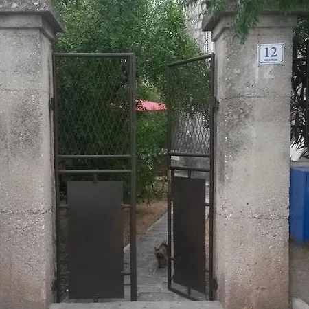 Alexante Gostinjska kuća